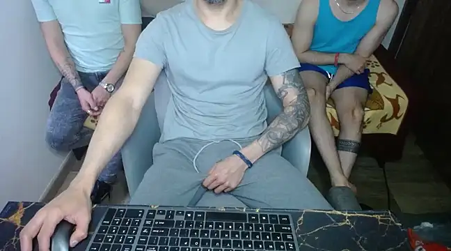 bossking017 online show from March 2025 05:02:02 PM