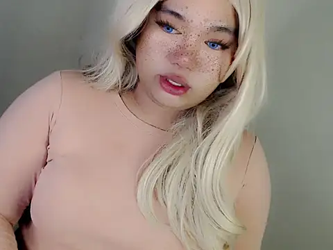 Snapshot of itsmeyourgirlfucker chatting on October 2025 04:54:02 PM itsmeyourgirlfucker online show from October 2025 04:54:02 PM