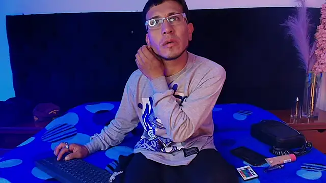 Thonixxx mr online show from March 2026 03:00:01 AM