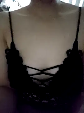 daisylouis online show from April 2026 11:49:01 AM