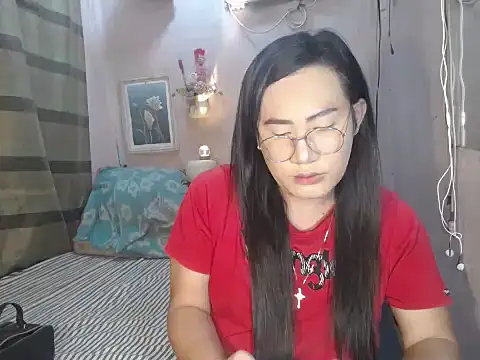 Snapshot of behappy4me chatting on March 2026 05:19:01 AM behappy4me online show from March 2026 05:19:01 AM