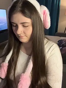 Lovely Waifu online show from April 2026 11:06:01 AM