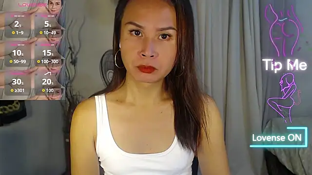 holly bitch online show from April 2026 12:23:01 AM