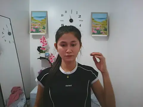 Snapshot of anne_smithe chatting on December 2025 05:28:01 AM anne smithe online show from December 2025 05:28:01 AM