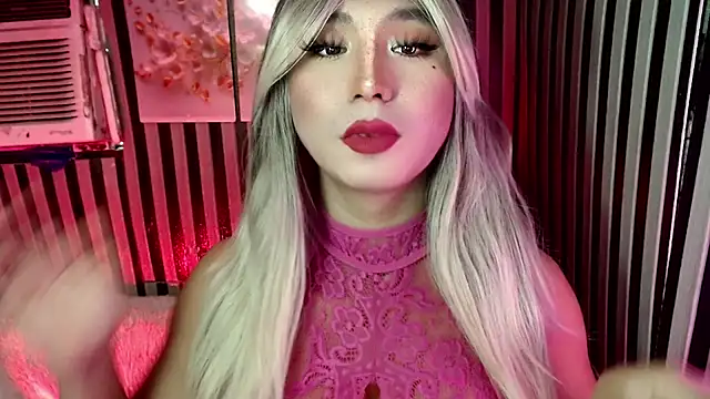 UrhotlucyTS online show from February 2026 07:09:01 AM