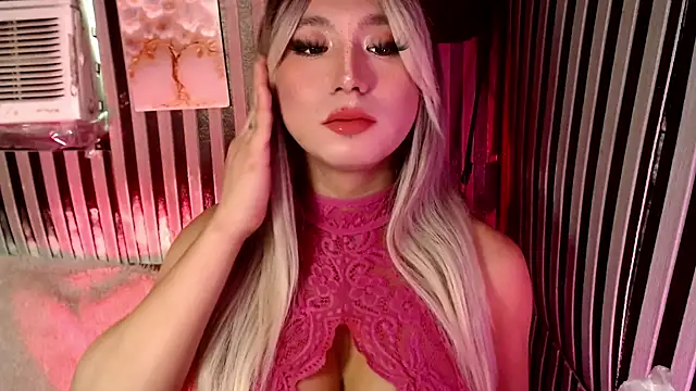 UrhotlucyTS online show from July 2026 05:49:02 AM