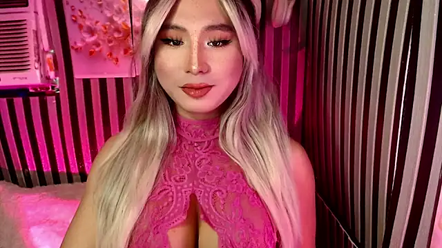 UrhotlucyTS online show from February 2026 06:42:02 AM