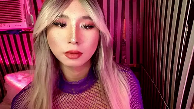 UrhotlucyTS online show from March 2026 06:57:01 AM