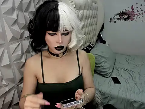 Snapshot of janecomander chatting on June 2026 07:28:02 AM janecomander online show from June 2026 07:28:02 AM