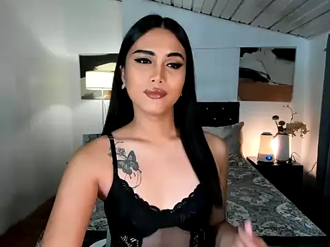CallaWang online show from October 2025 02:58:01 PM