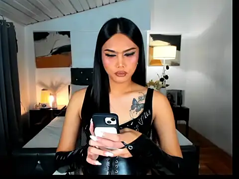 CallaWang online show from December 2025 07:15:01 PM