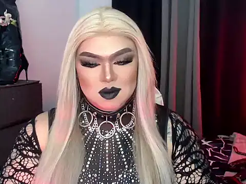 Snapshot of michellevixen922 chatting on October 2025 04:50:01 PM michellevixen922 online show from October 2025 04:50:01 PM