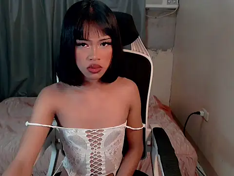 urcurlydiva online show from June 2026 10:38:01 PM
