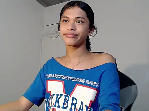 Snapshot of urcurlydiva chatting on December 2025 06:29:01 AM urcurlydiva online show from December 2025 06:29:01 AM