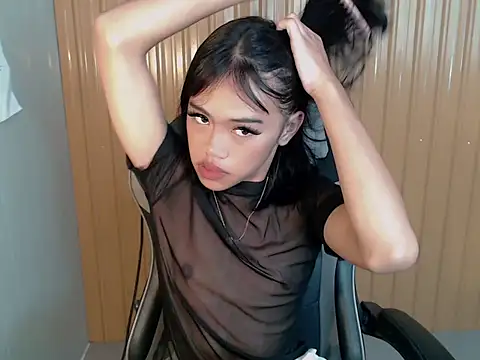 Snapshot of urcurlydiva chatting on April 2026 06:28:01 AM urcurlydiva online show from April 2026 06:28:01 AM