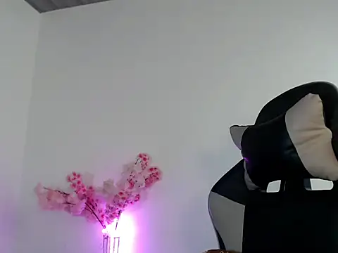 urcurlydiva online show from November 2025 06:50:02 AM