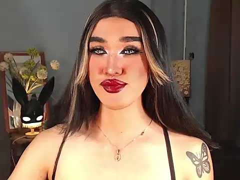 Snapshot of AleinaCroft chatting on September 2025 08:10:02 AM AleinaCroft online show from September 2025 08:10:02 AM