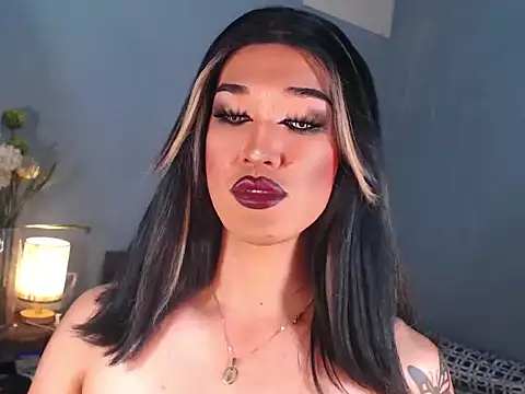 Snapshot of AleinaCroft chatting on December 2025 05:12:02 AM AleinaCroft online show from December 2025 05:12:02 AM