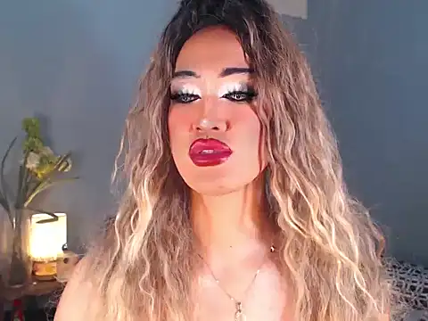 Snapshot of AleinaCroft chatting on December 2025 02:43:01 AM AleinaCroft online show from December 2025 02:43:01 AM