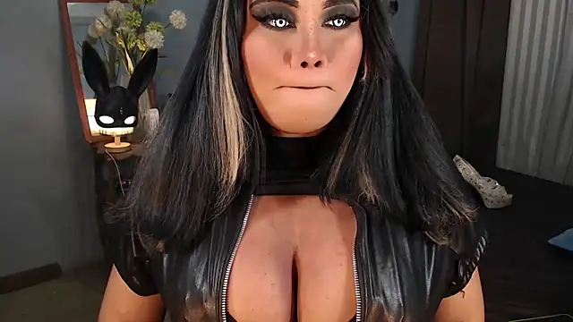 KitSmithCumerr online show from October 2025 02:28:02 PM