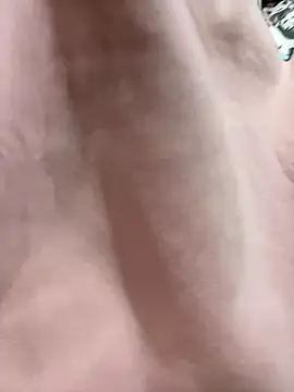 Snapshot of Daisy018 chatting on December 2025 04:07:01 AM Daisy018 online show from December 2025 04:07:01 AM