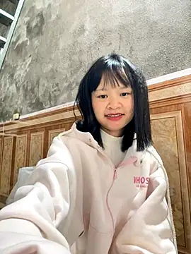 Snapshot of Daisy018 chatting on October 2025 05:17:01 AM Daisy018 online show from October 2025 05:17:01 AM