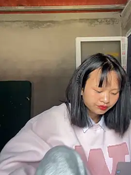 Snapshot of Daisy018 chatting on October 2025 03:05:02 AM Daisy018 online show from October 2025 03:05:02 AM