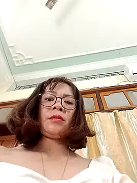 Mizzu-mi online show from October 2025 08:11:02 PM
