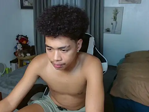 Snapshot of curlyasian_njxx chatting on March 2026 06:33:01 AM curlyasian njxx online show from March 2026 06:33:01 AM