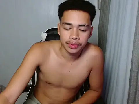 curlyasian njxx online show from July 2026 04:06:02 PM