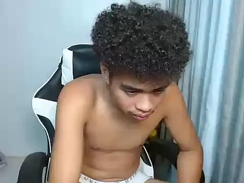 Snapshot of curlyasian_njxx chatting on April 2026 06:19:01 AM curlyasian njxx online show from April 2026 06:19:01 AM