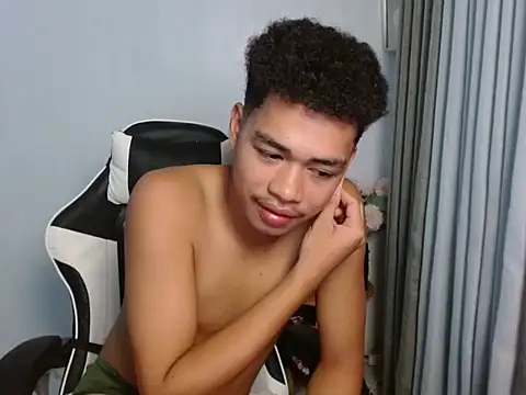 curlyasian njxx online show from June 2026 04:07:01 AM