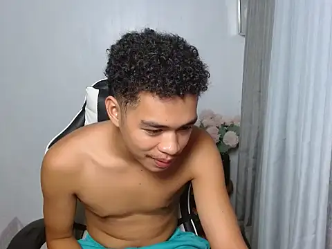 curlyasian njxx online show from June 2026 04:43:02 AM