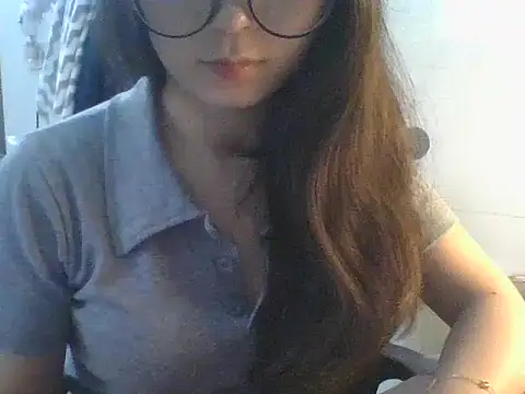 Linzly online show from November 2025 02:48:01 AM