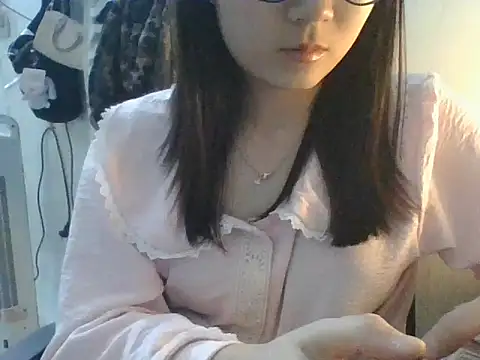 Linzly online show from November 2025 04:40:01 PM