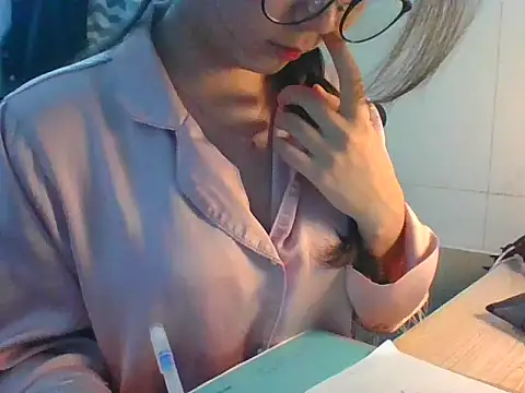 Linzly online show from November 2025 02:37:02 AM