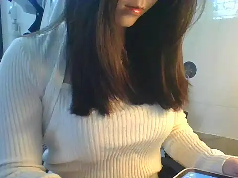 Linzly online show from December 2025 02:45:02 AM