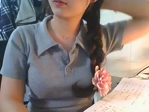 Linzly online show from October 2025 02:36:02 AM