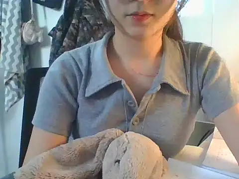 Linzly online show from October 2025 02:57:01 AM