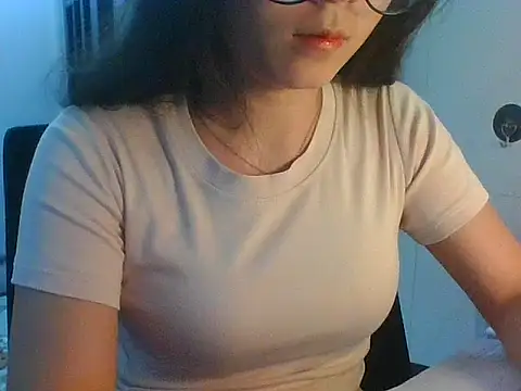 Linzly online show from November 2025 02:49:01 AM