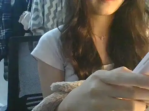 Linzly online show from September 2025 04:42:01 PM