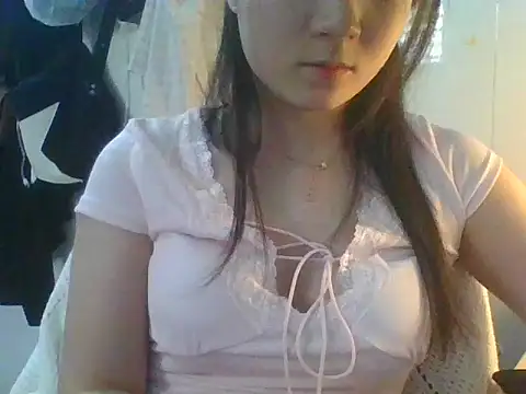 Linzly online show from April 2026 02:35:01 AM