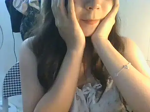 Linzly online show from September 2025 03:44:02 PM