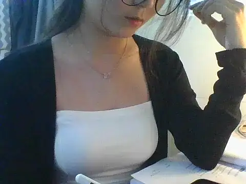 Linzly online show from November 2025 02:58:02 AM