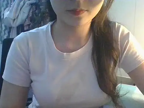Linzly online show from October 2025 04:40:02 PM