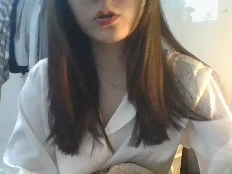 Linzly online show from December 2025 02:51:02 AM