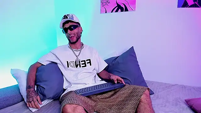 Snapshot of Thiagoferreti chatting on July 2026 03:25:02 AM Thiagoferreti online show from July 2026 03:25:02 AM