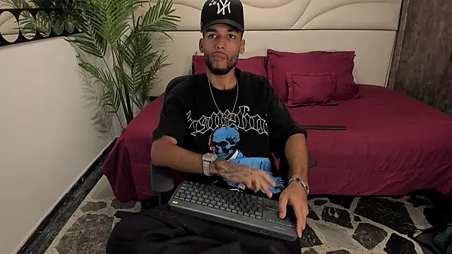 Thiagoferreti online show from March 2026 03:44:02 AM