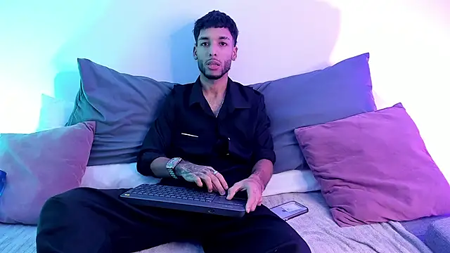 Snapshot of Thiagoferreti chatting on June 2026 04:32:01 AM Thiagoferreti online show from June 2026 04:32:01 AM