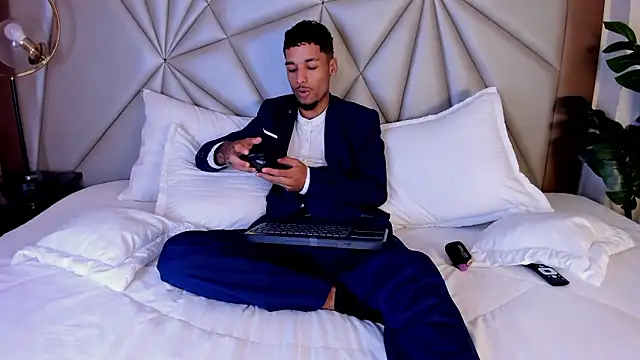 Thiagoferreti online show from February 2026 04:45:02 AM